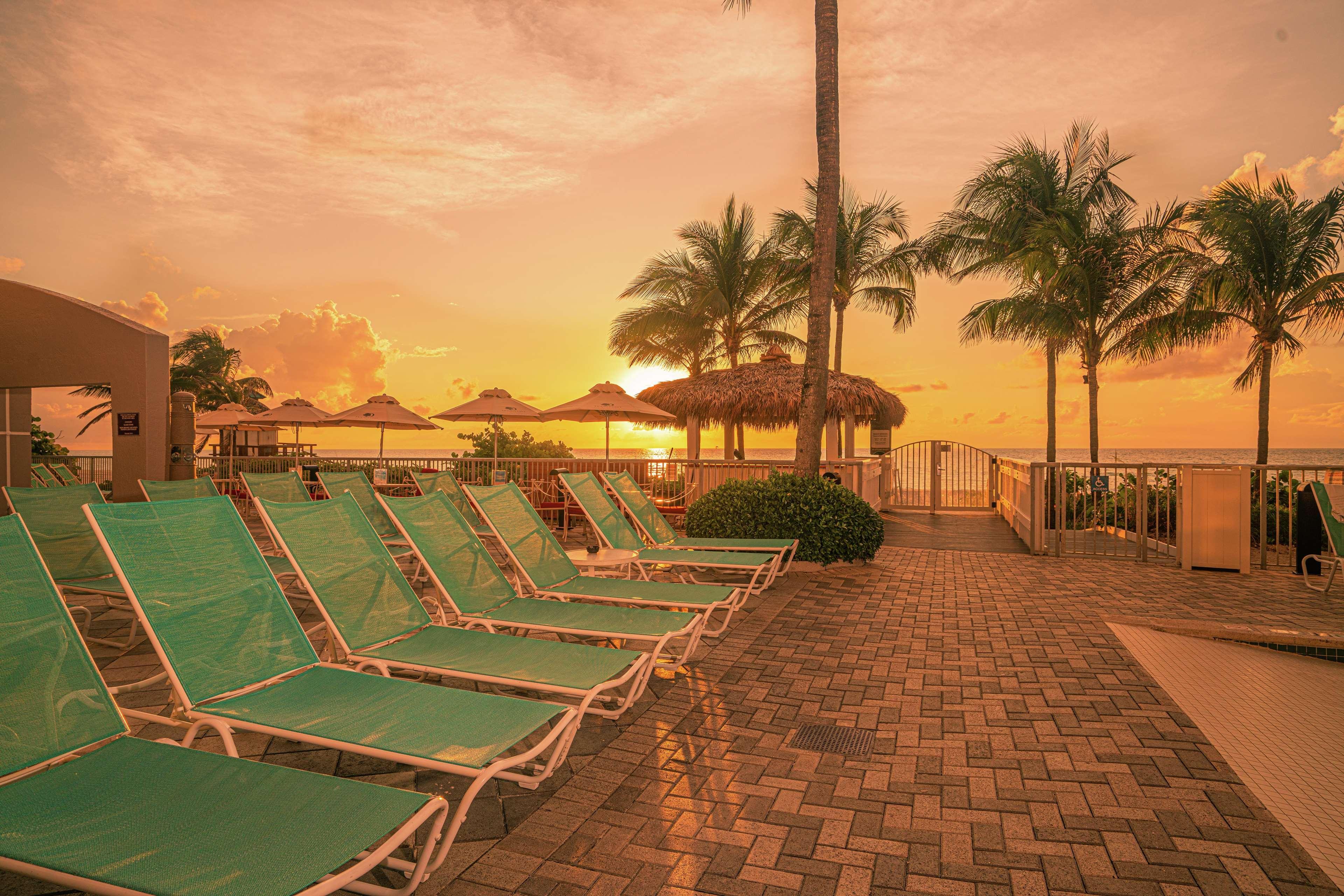 Doubletree By Hilton Ocean Point Resort - North Miami Beach Sunny Isles Beach Exterior foto